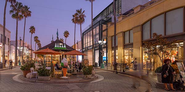 1404 3rd Street Promenade Looking South