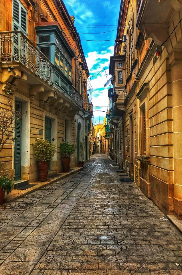 Được giữ Song tịch nhiều quyền lợi khác.