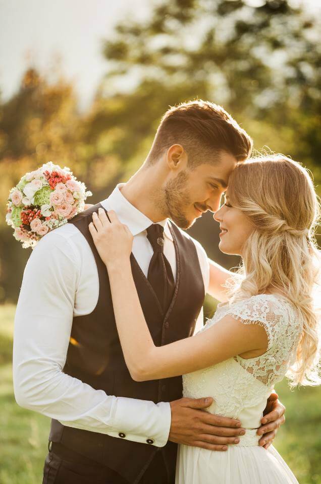 British Columbia Phối ngẫu và con cái dưới 22 tuổi được đi cùng với đương đơn.