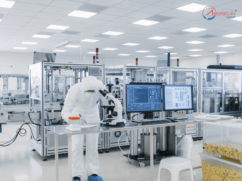 10 Ngành Nghề Nhu Cầu Cao Ở Canada Năm 2024
Nhà khoa học tiên phong nghiên cứu lĩnh vực dược phẩm và công nghệ sinh học - Ngành Nghề Nhu Cầu Cao Ở Canada Năm 2024