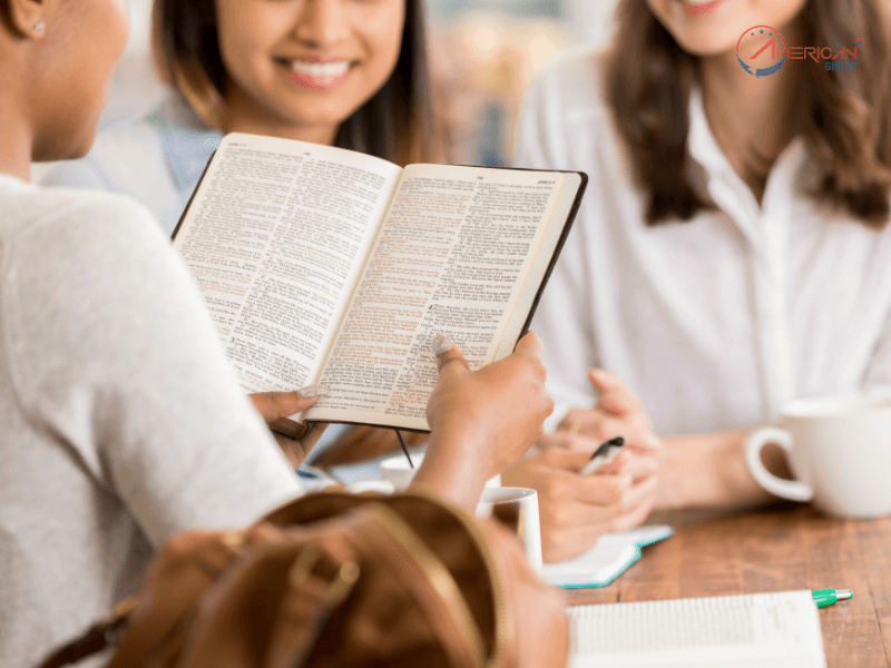 So Sánh Lợi Ích: Sinh Viên Có Thẻ Xanh Và Du Học Sinh Sinh viên có thẻ xanh học phí thấp hơn so với sinh viên quốc tế