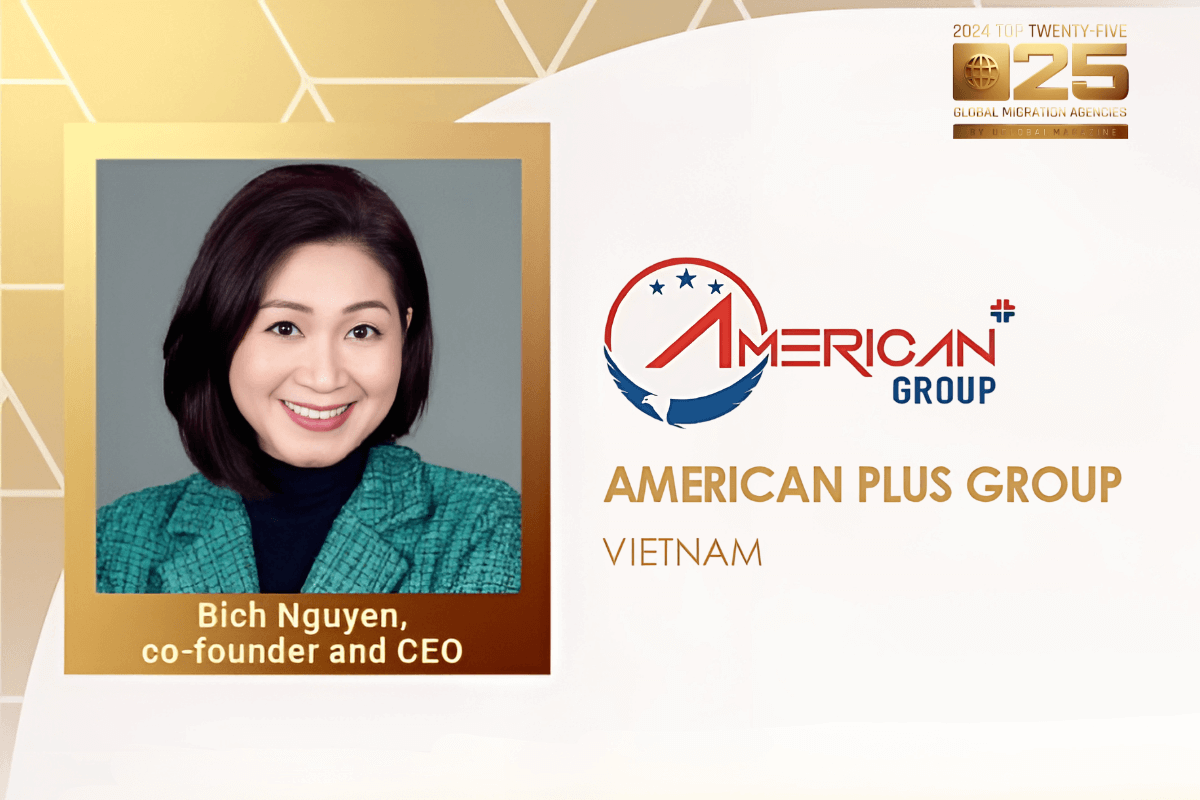 Bà Nguyễn Ngọc Bích – Giám đốc Điều hành (CEO) kiêm đồng sáng lập APG nhận giải thưởng Top 25 đơn vị tư vấn di trú toàn cầu năm 2024